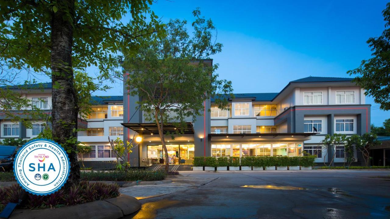 Araya Hotel Uttaradit Exterior foto