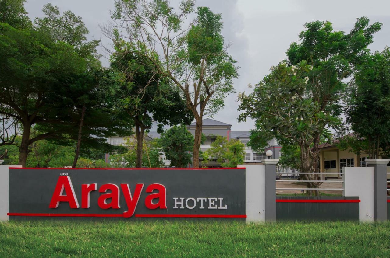 Araya Hotel Uttaradit Exterior foto