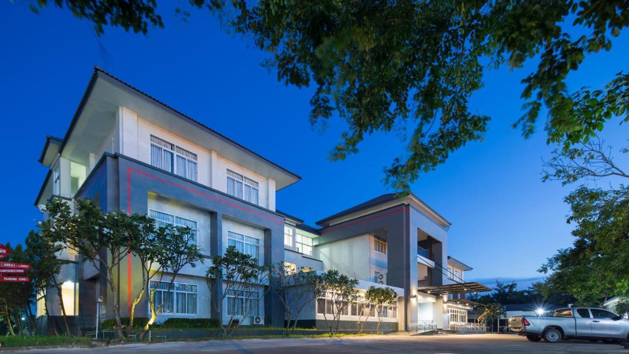 Araya Hotel Uttaradit Exterior foto